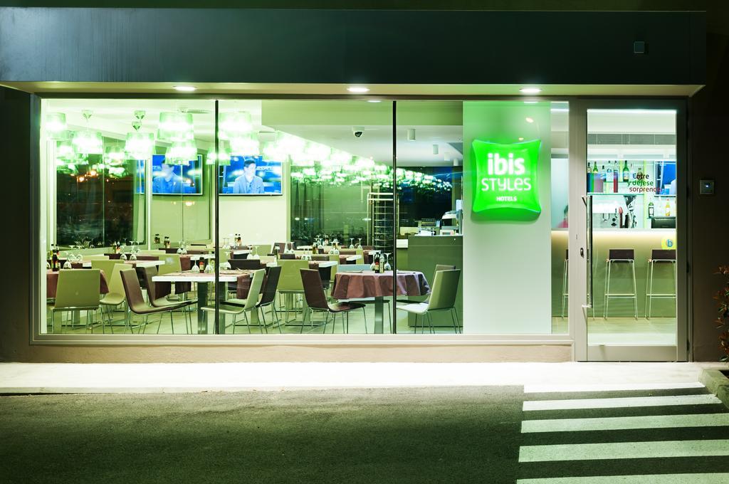 Hotel Ibis Styles Lleida Torrefarrera Exterior foto